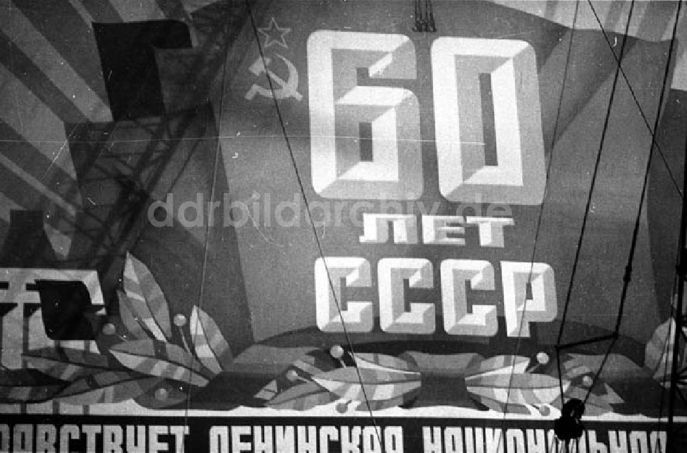 DDR-Fotoarchiv: Moskau (UdSSR) - Honecker in Moskau (UdSSR), 60-jähriges Bestehen der UdSSR Umschlagnr.: 1268 Foto: Lenke