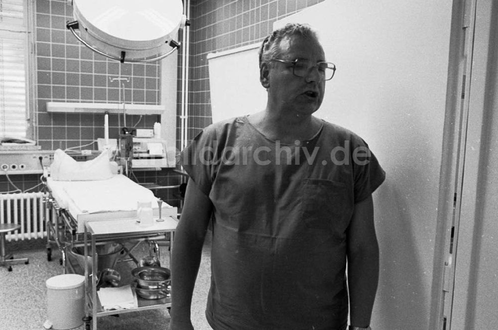 DDR-Fotoarchiv: Berlin / Friedrichshain - Im Krankenhaus Friedrichhain 05..08.92 Lange Umschlag 1089