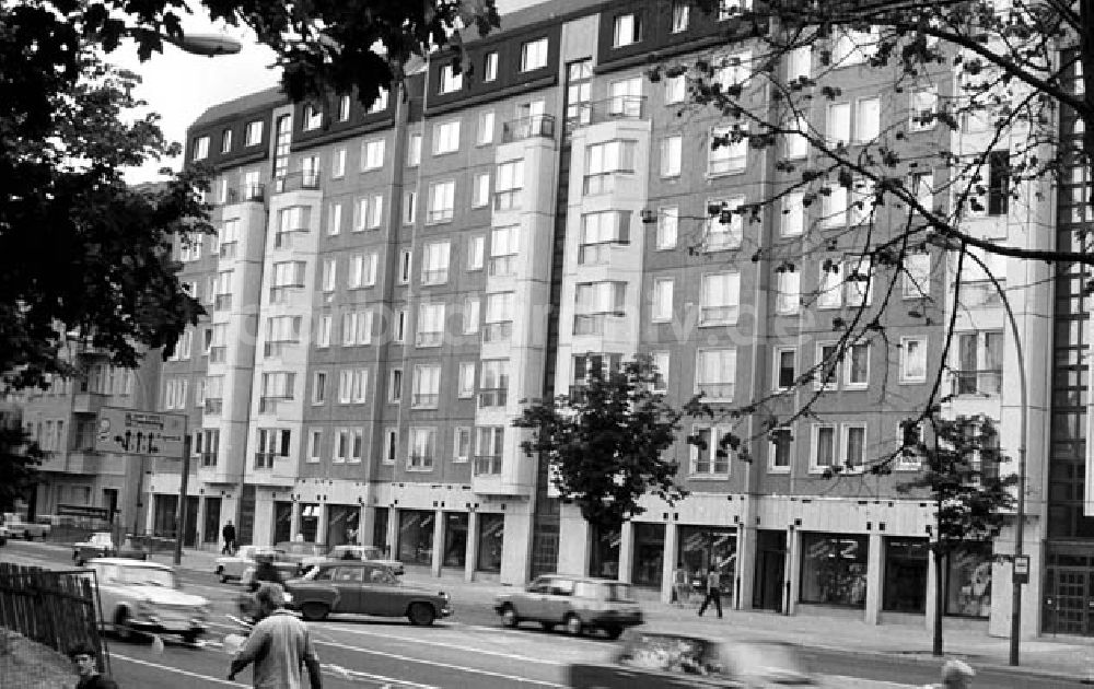 DDR-Fotoarchiv: Berlin - Innerstädtischer Wohnungsbau Wilhelm-Pieck-Strasse Umschlagnr.: 810 Foto: Bonitz