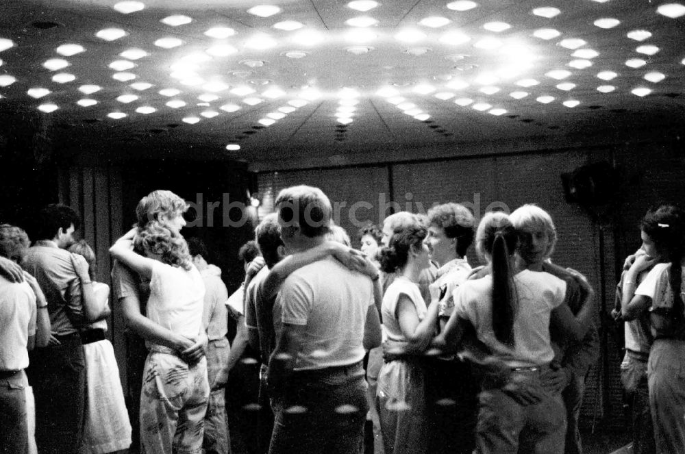 DDR-Fotoarchiv: Berlin - Jugendtreff - Disco im PdR in Berlin in der DDR