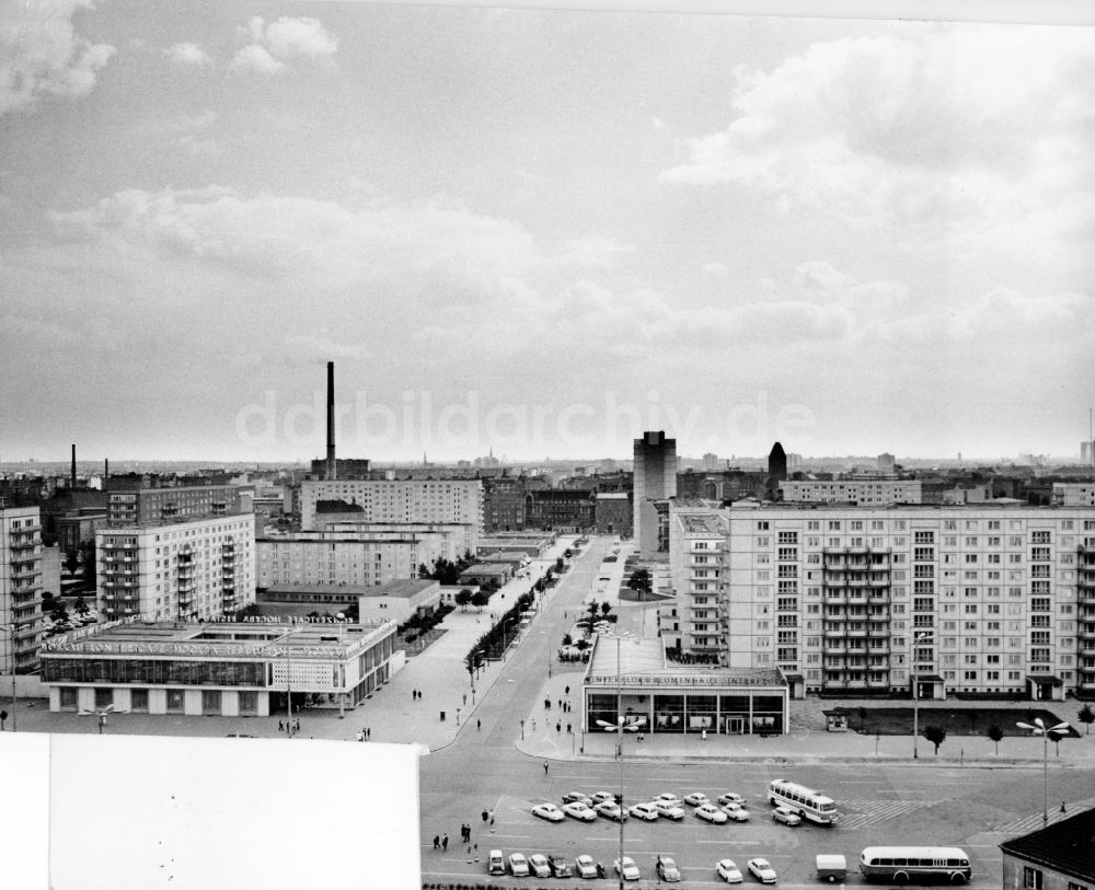 DDR-Fotoarchiv: Berlin - Karl-Marx-Allee in Berlin-Mitte