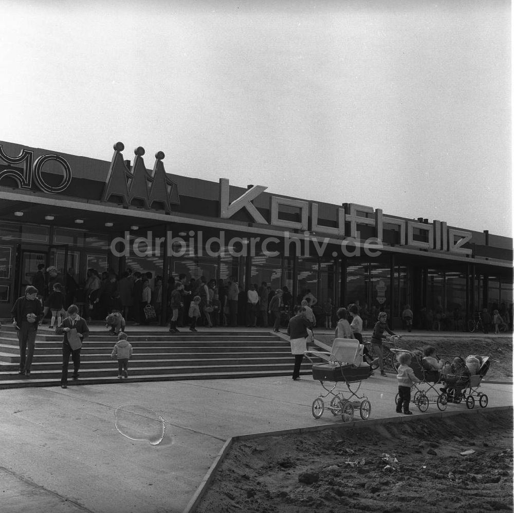 DDR-Fotoarchiv: Berlin - Kaufhalle in Berlin Lichtenberg/ Dolgenseestrasse