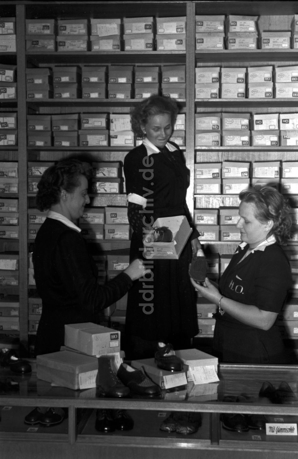 Dresden: Kaufhallen - Versorgungseinrichtung der staatlichen Handelsorganisation HO in Dresden in Sachsen in der DDR