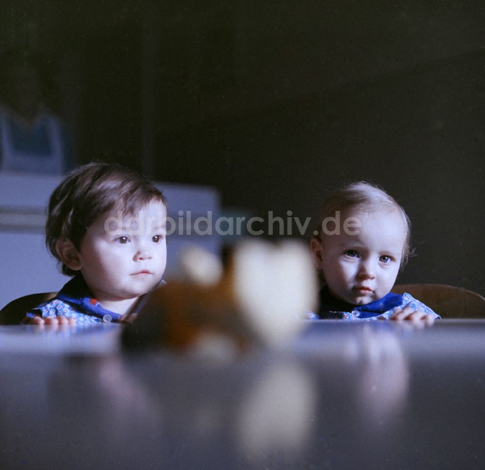 DDR-Fotoarchiv: Zeitz - Kinder in einer Kinderkrippe