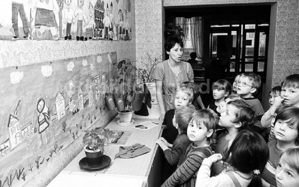 DDR-Fotoarchiv: Berlin-Lichtenberg - Kindergarten in der Dolgenseestraße in Berlin-Lichtenberg Umschlagnr.: 359 Foto: Bonitz