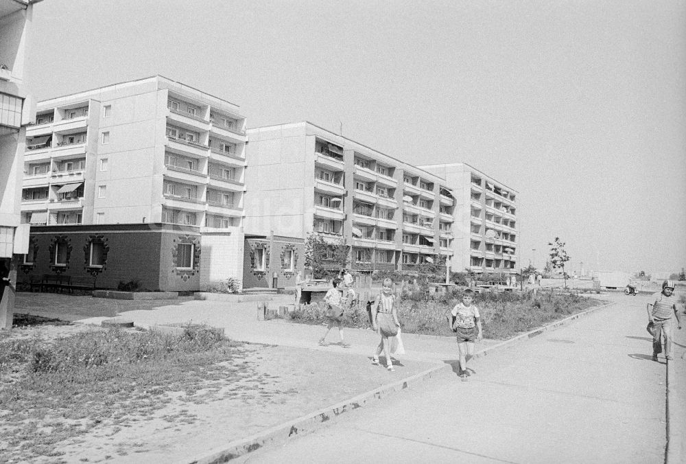 Magdeburg: Kindergarten / Kinderkrippe Fliederhof im Stadtteil Olvenstedt in Magdeburg in Sachsen-Anhalt in der DDR