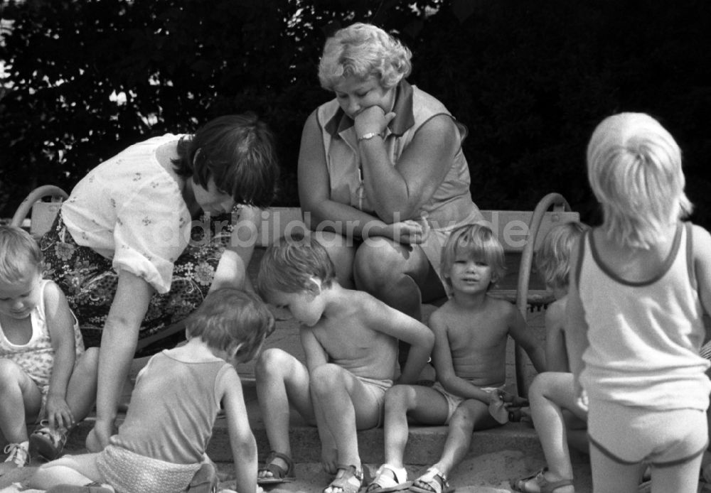 DDR-Fotoarchiv: Berlin - Kindergarten im Sommer in Berlin in der DDR