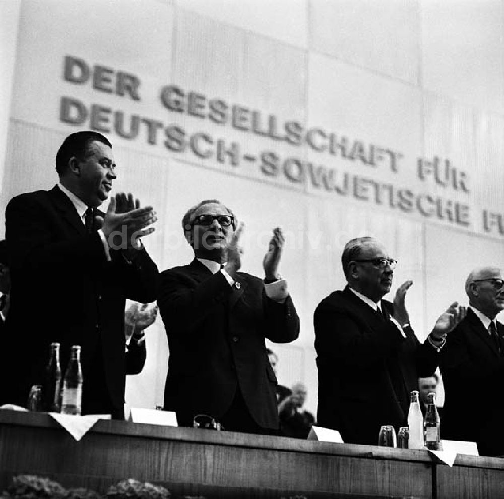 DDR-Fotoarchiv: Berlin - 9. Kongress der DSF 2.Tag