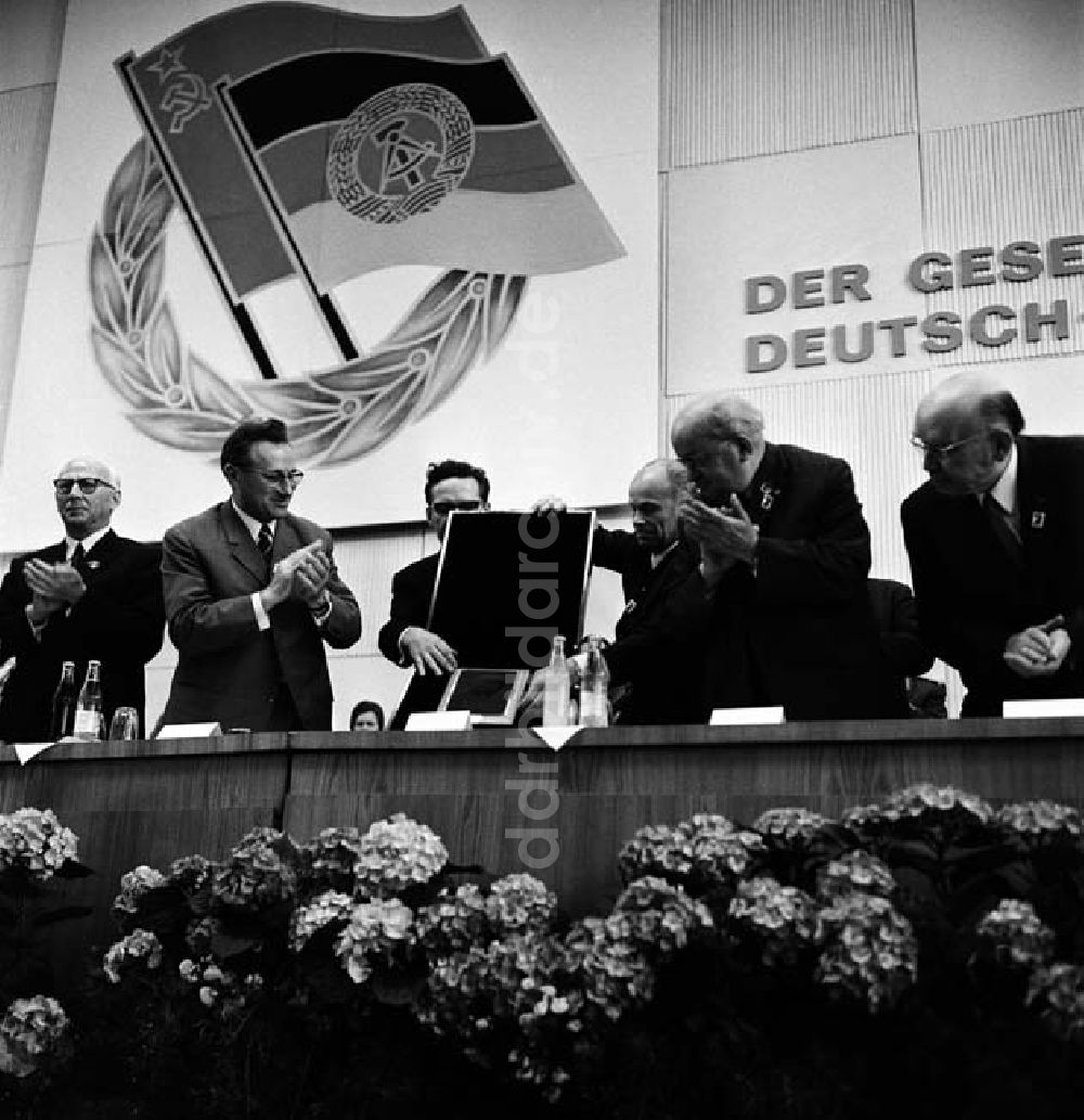 DDR-Bildarchiv: Berlin - 9. Kongress der DSF 2.Tag