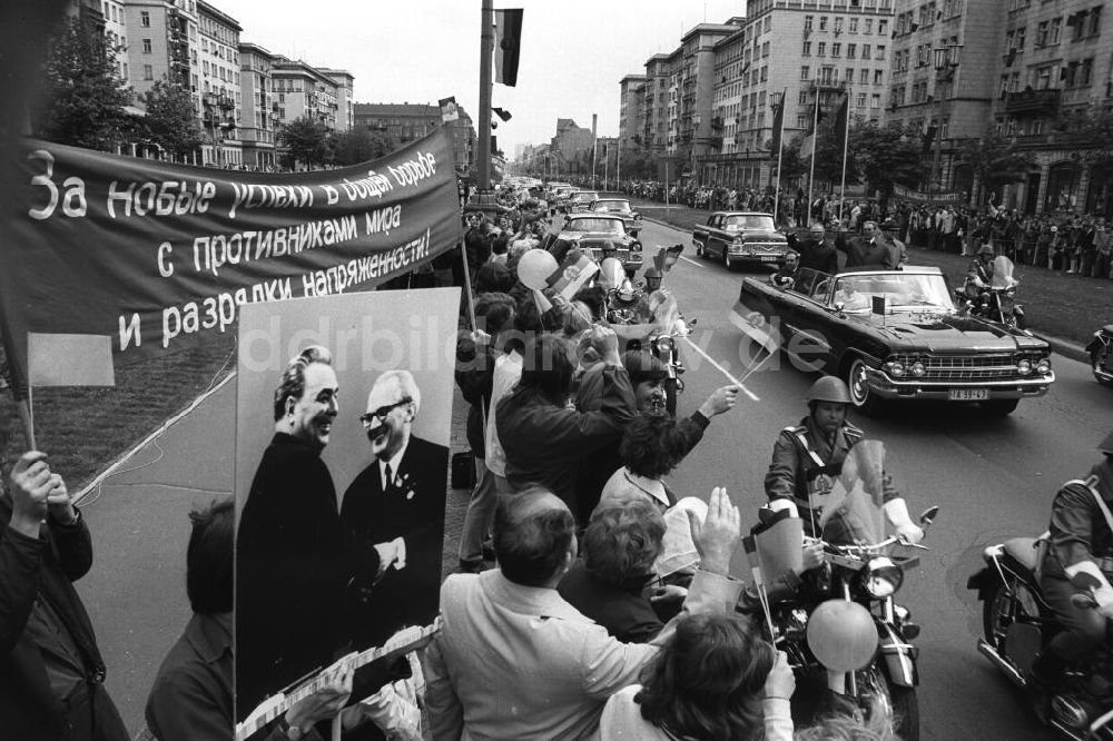 DDR-Fotoarchiv: Berlin - Konvoi Staatsbesuch Breschnew in Berlin