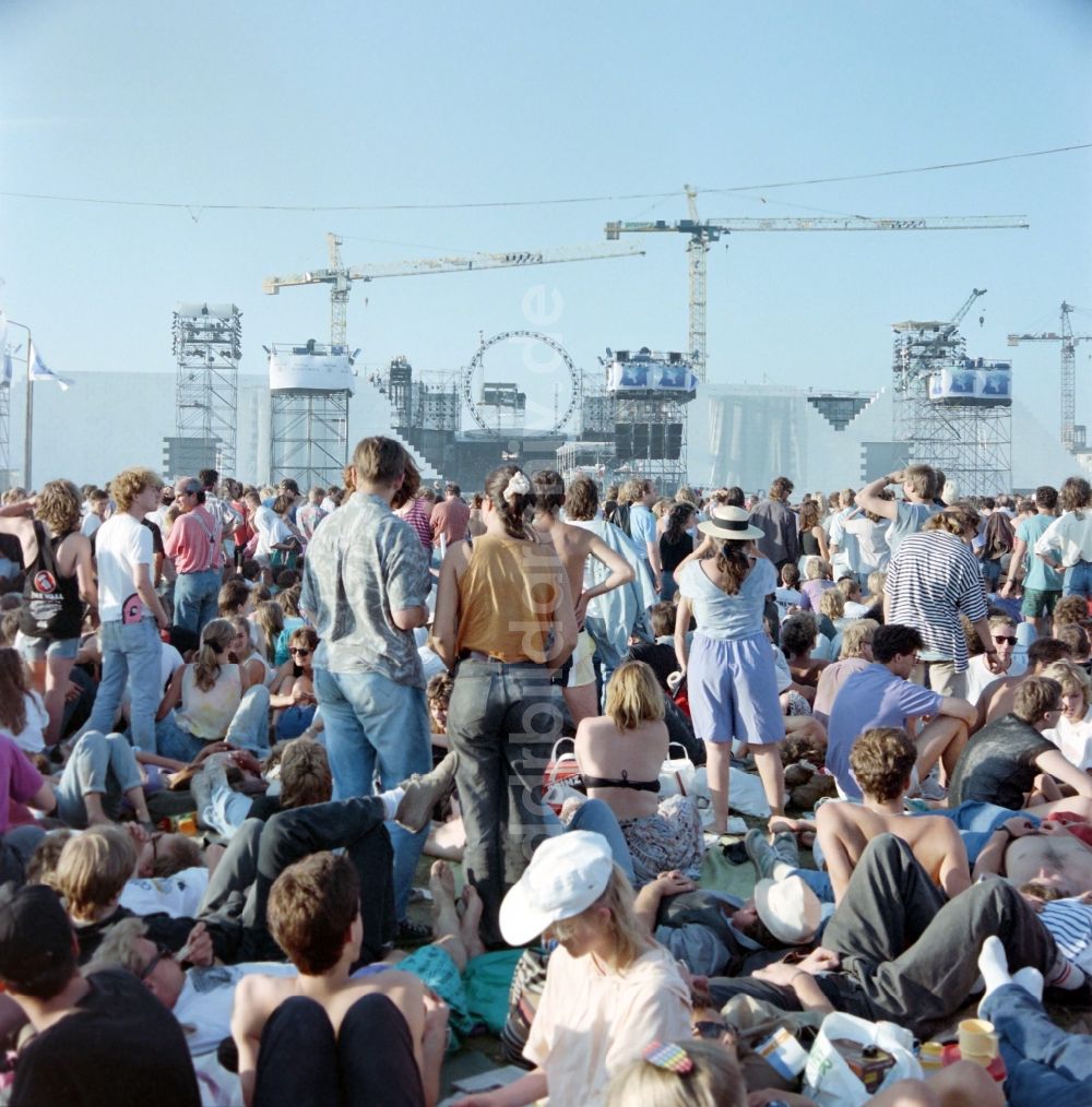 DDR-Fotoarchiv: Berlin - Konzert, The Wall, von Pink Floyd in Berlin