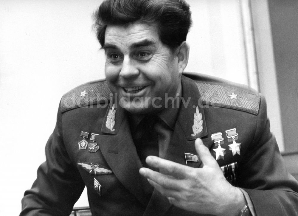 DDR-Fotoarchiv: Swjosdny Gorodok - Sternenstädtchen - Kosmonaut General Georgi Beregowoi in Swjosdny Gorodok - Sternenstädtchen in Russland