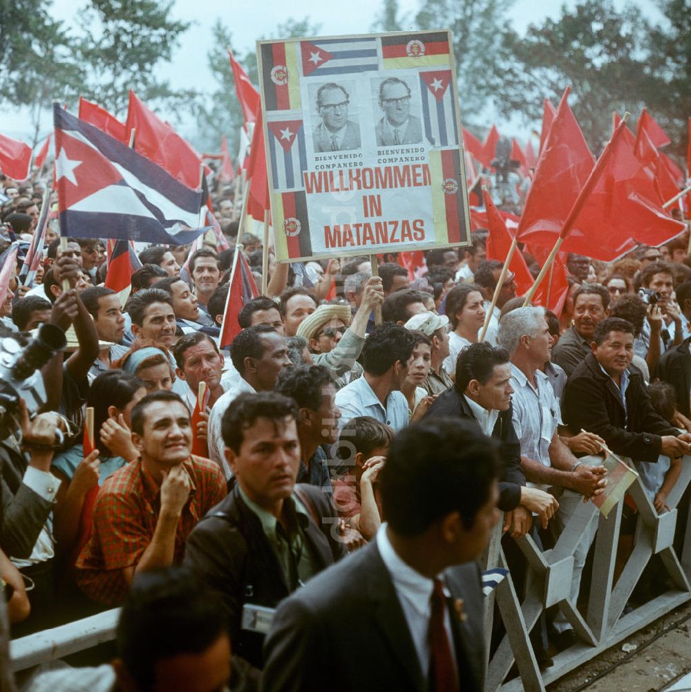 DDR-Bildarchiv: Matanzas - Kuba / Cuba - Staatsbesuch Erich Honecker 1974 - Empfang