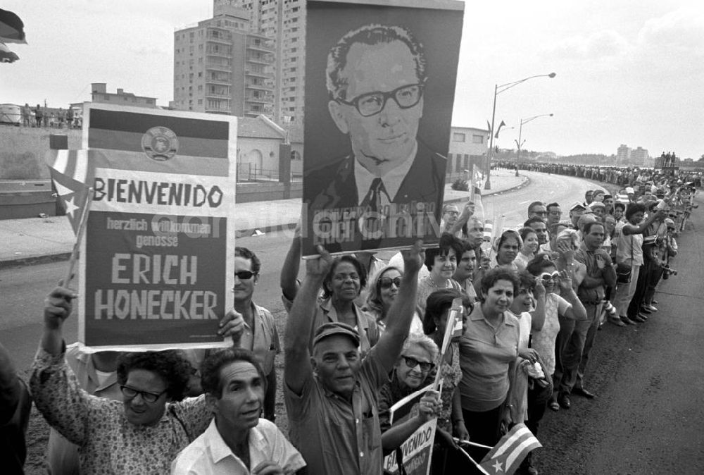 DDR-Fotoarchiv: Havanna - Kuba / Cuba - Staatsbesuch Erich Honecker 1974, Empfang