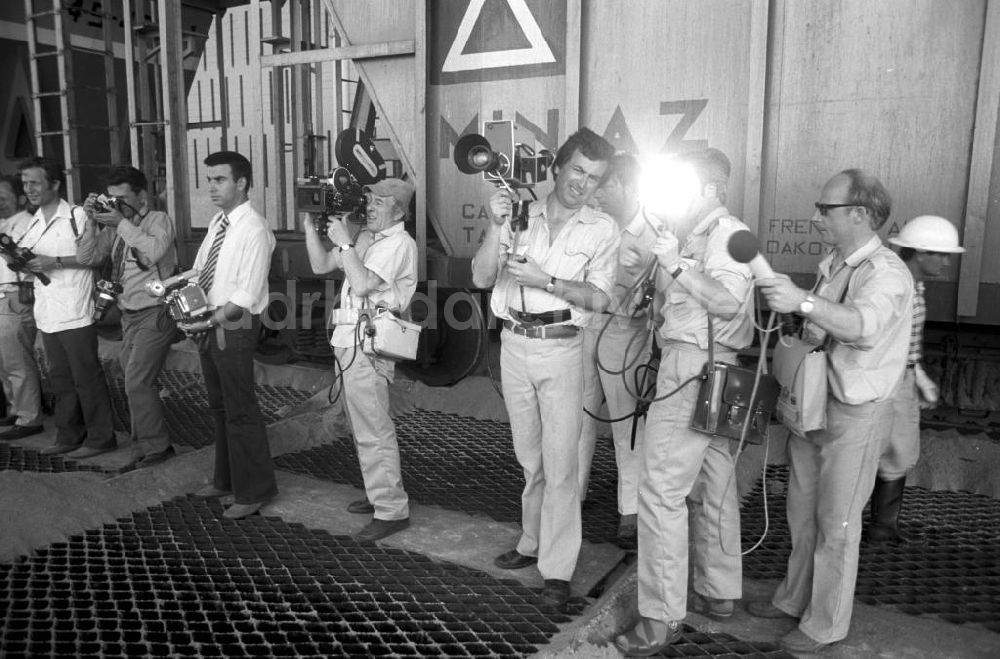 DDR-Fotoarchiv: Cienfuegos - Kuba / Cuba - Staatsbesuch Erich Honecker 1974, Fabrik