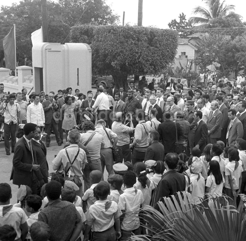 Santiago de Cuba: Kuba / Cuba - Staatsbesuch Honecker 1974 - Moncada