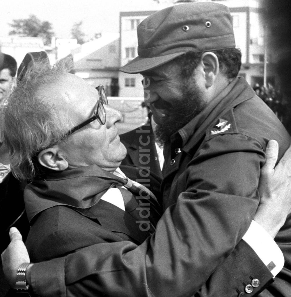 Havanna: Kuba / Cuba - Staatsbesuch Honecker 1974, Verabschiedung