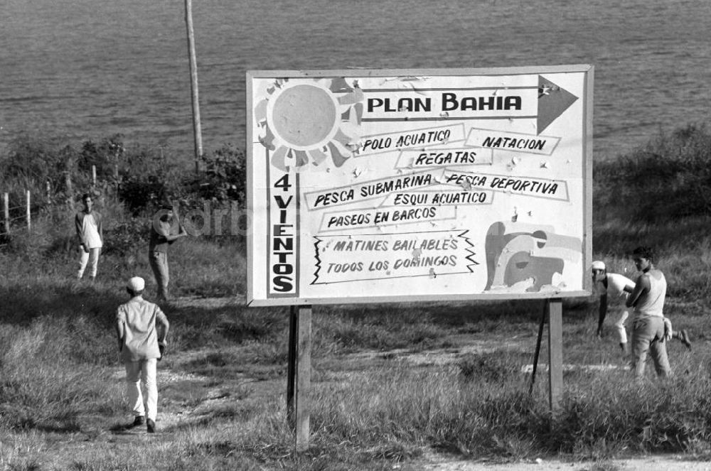 DDR-Fotoarchiv: Nuevitas - Kuba historisch - Jugend Nuevitas 1972