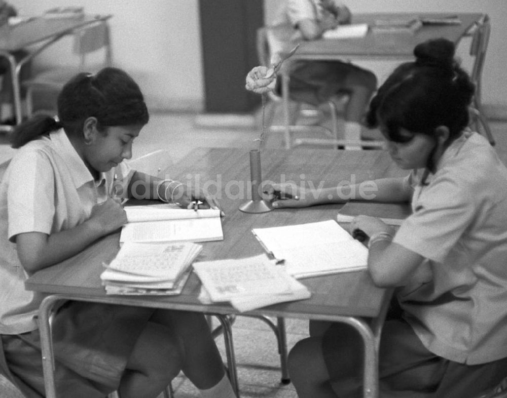 DDR-Bildarchiv: Havanna - Kuba historisch - Mittelschule in Havanna 1972