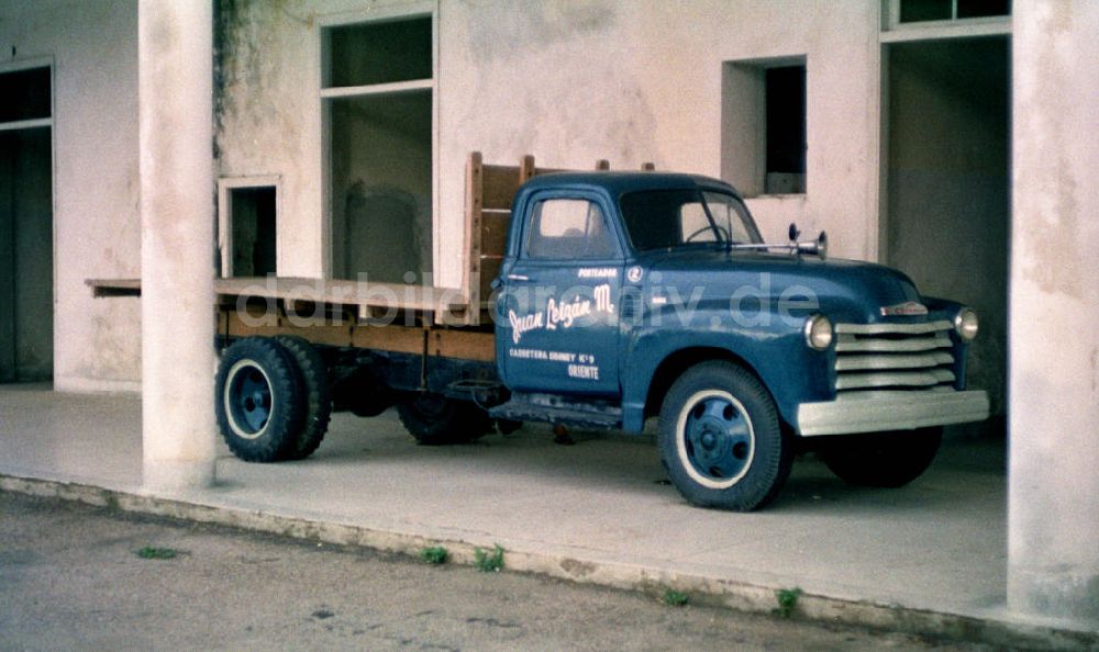 DDR-Fotoarchiv: Santiago de Cuba - Kuba historisch - Pritschenwagen Santiago de Cuba 1972