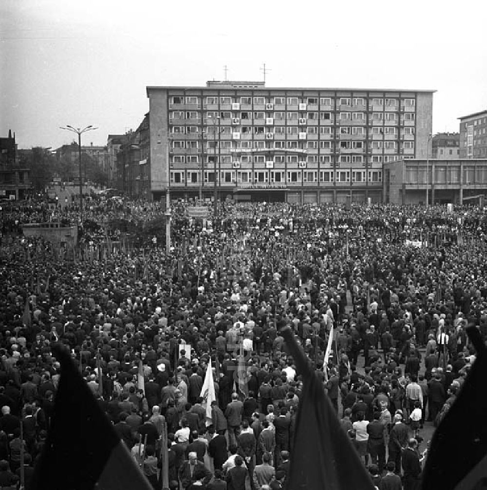 DDR-Bildarchiv: Chemnitz - Kundgebung in Karl- Marx Stadt