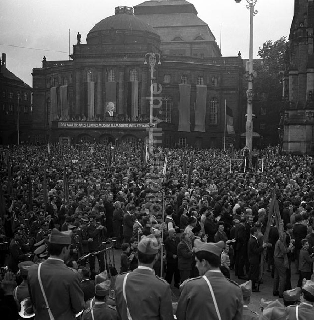 DDR-Fotoarchiv: Chemnitz - Kundgebung in Karl- Marx Stadt