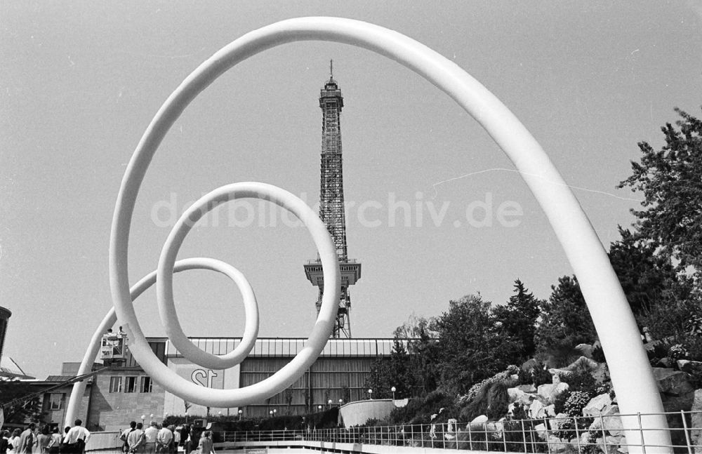 DDR-Bildarchiv: Berlin - Kunst-Bau im Messegelände 29.07.92 Lange Umschlag 1086