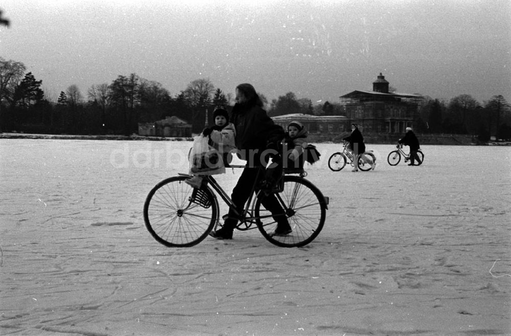 DDR-Fotoarchiv: - Land Brandenburg Aufnahmen in Potsdam (Winter) Umschlagnummer: 7147