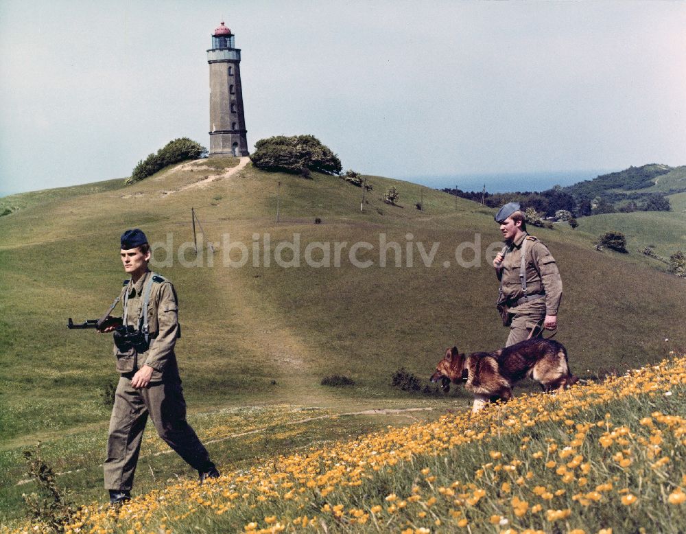 DDR-Bildarchiv: Sassnitz - Landseitige Grenzüberwachung der Ostseeküste durch Angehörige der Grenzbrigade Küste der Grenztruppen der DDR.