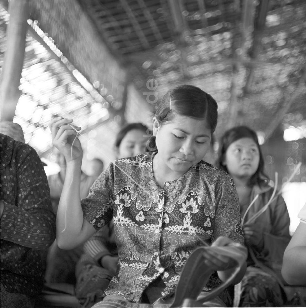 Ang Nam Ngum: Laos historisch - Arbeitslager 1976