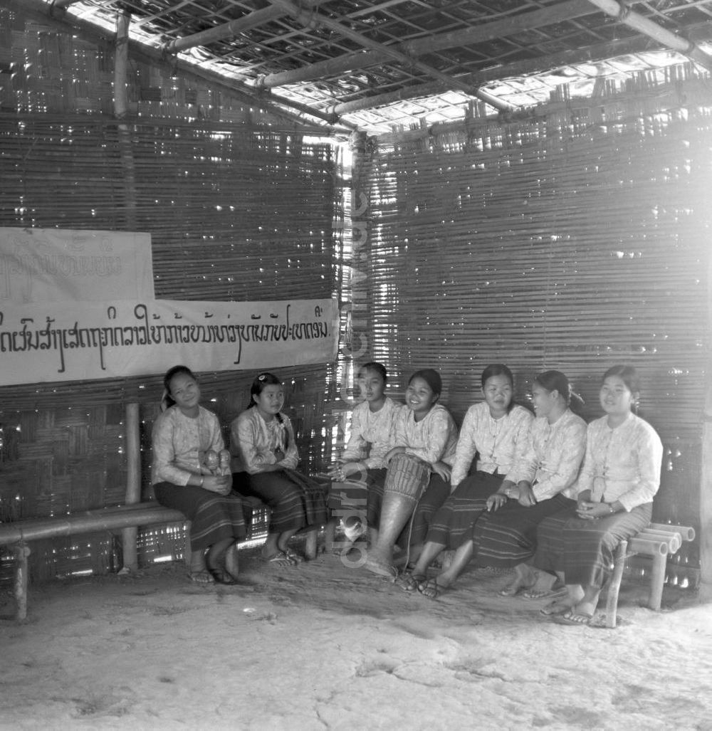 DDR-Bildarchiv: Ang Nam Ngum - Laos historisch - Arbeitslager 1976