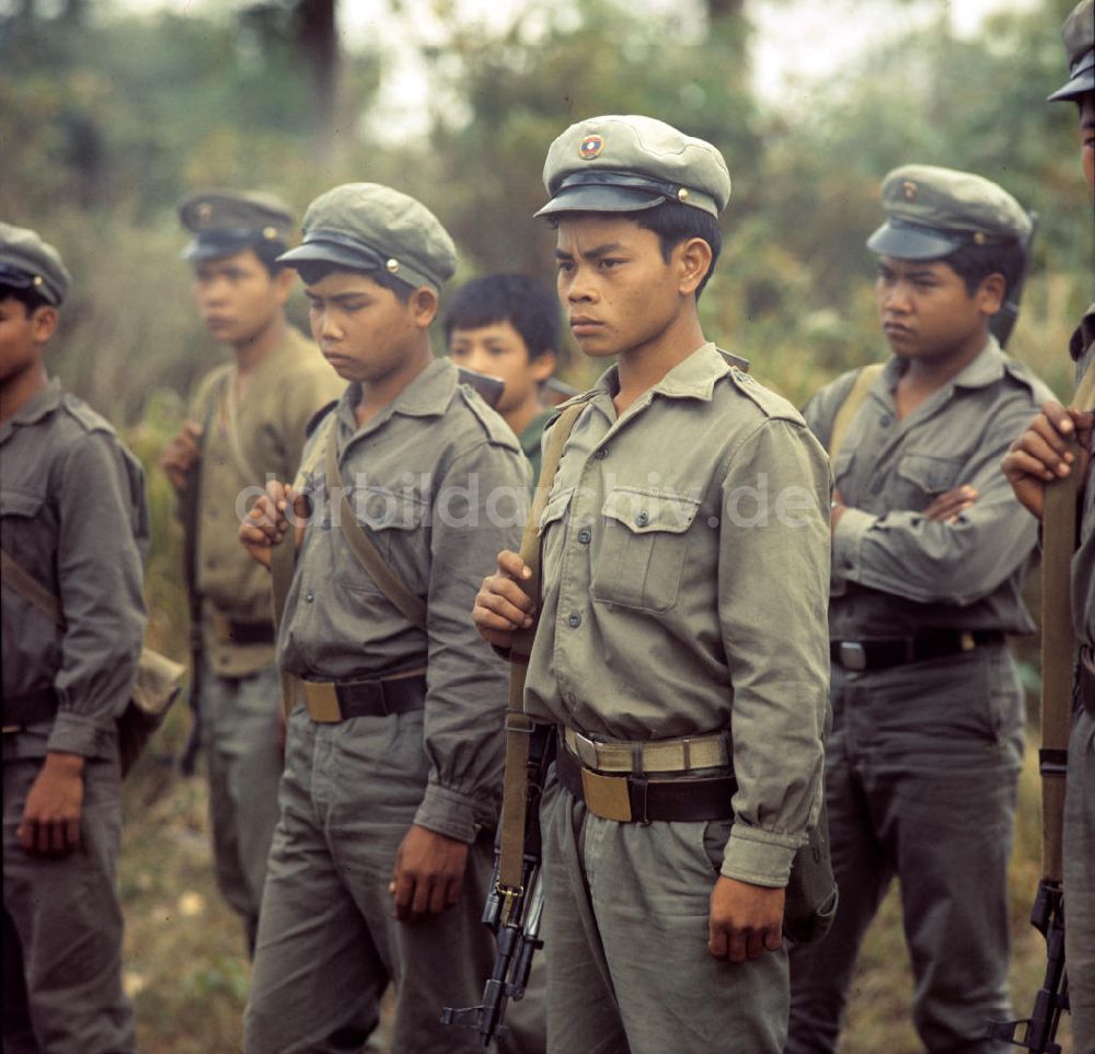 DDR-Bildarchiv: Nam Ngum - Laos historisch - Armee 1976