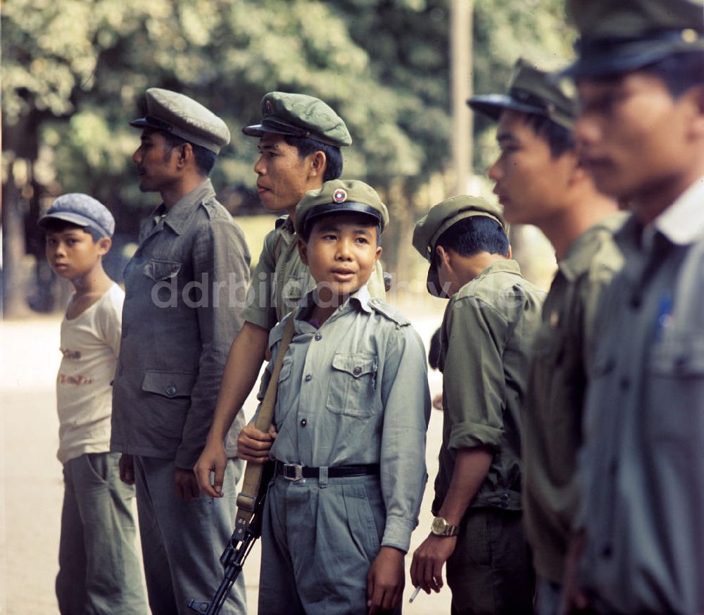 DDR-Bildarchiv: Nam Ngum - Laos historisch - Armee 1976