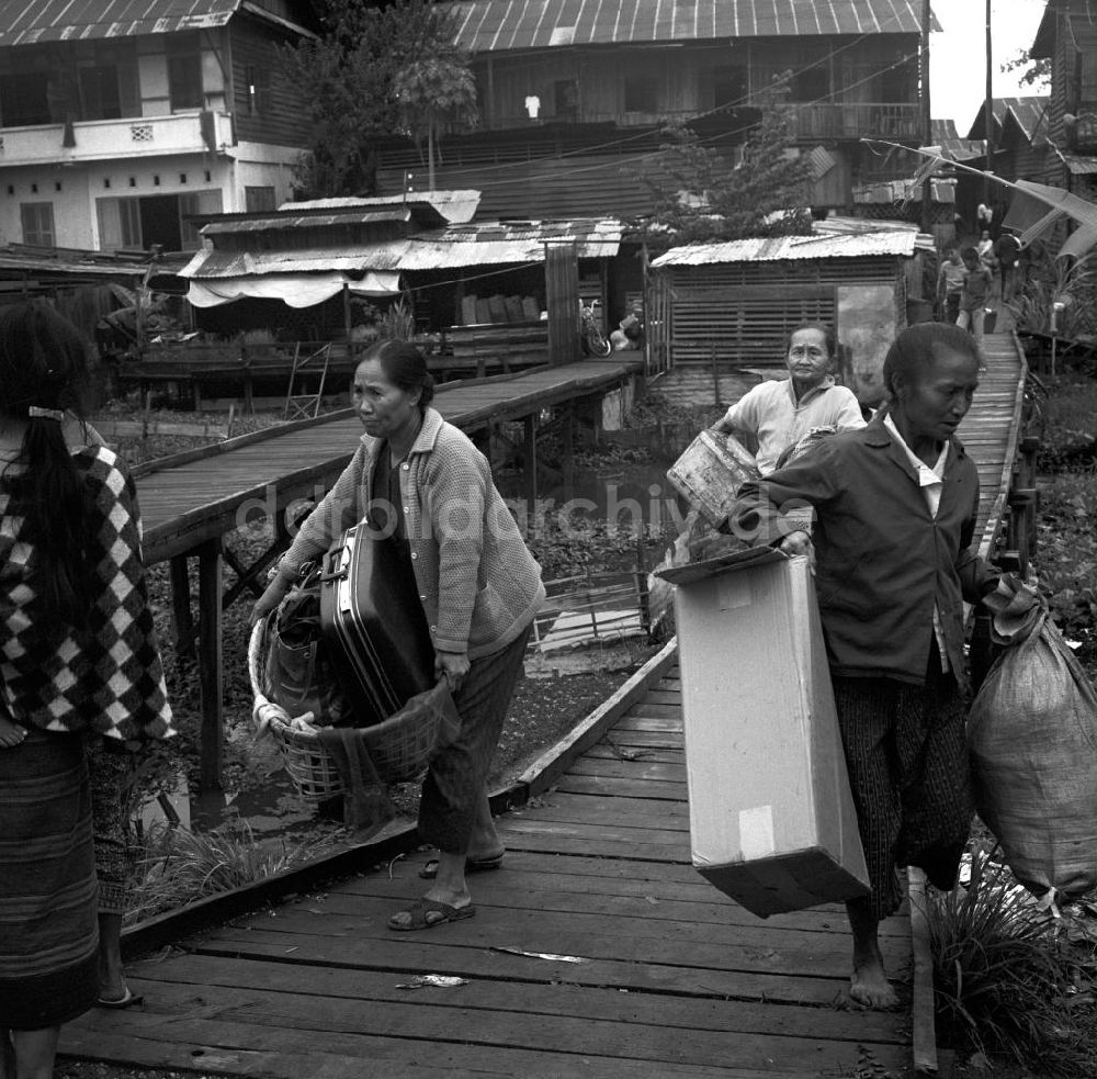 DDR-Fotoarchiv: Vientiane - Laos historisch - Brand 1977