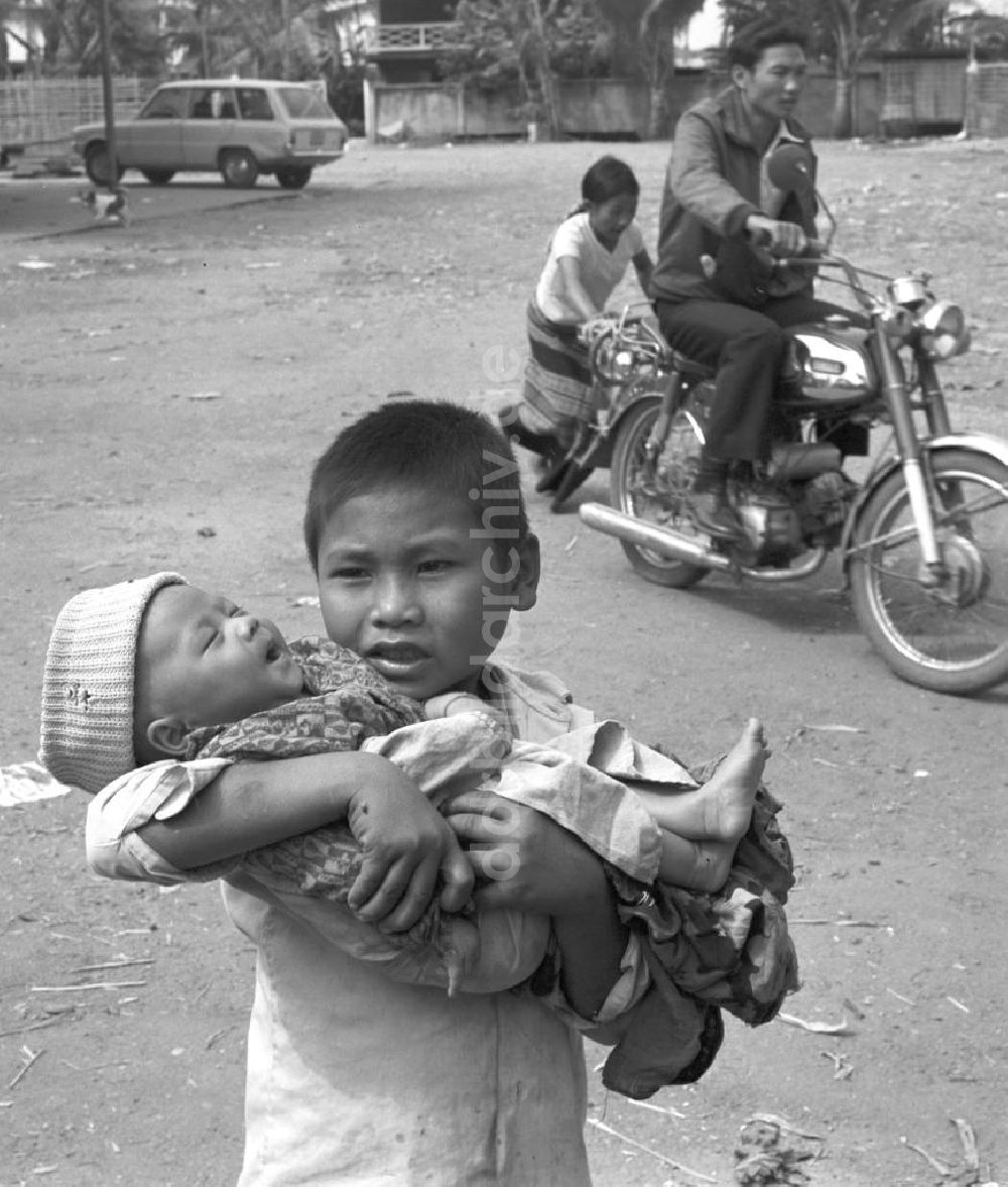 Vientiane: Laos historisch - Brüder 1977