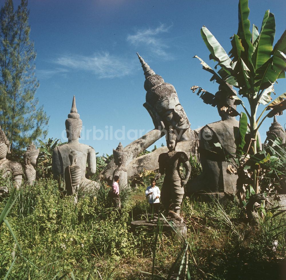 DDR-Bildarchiv: Vientiane - Laos historisch - Buddha-Park 1976