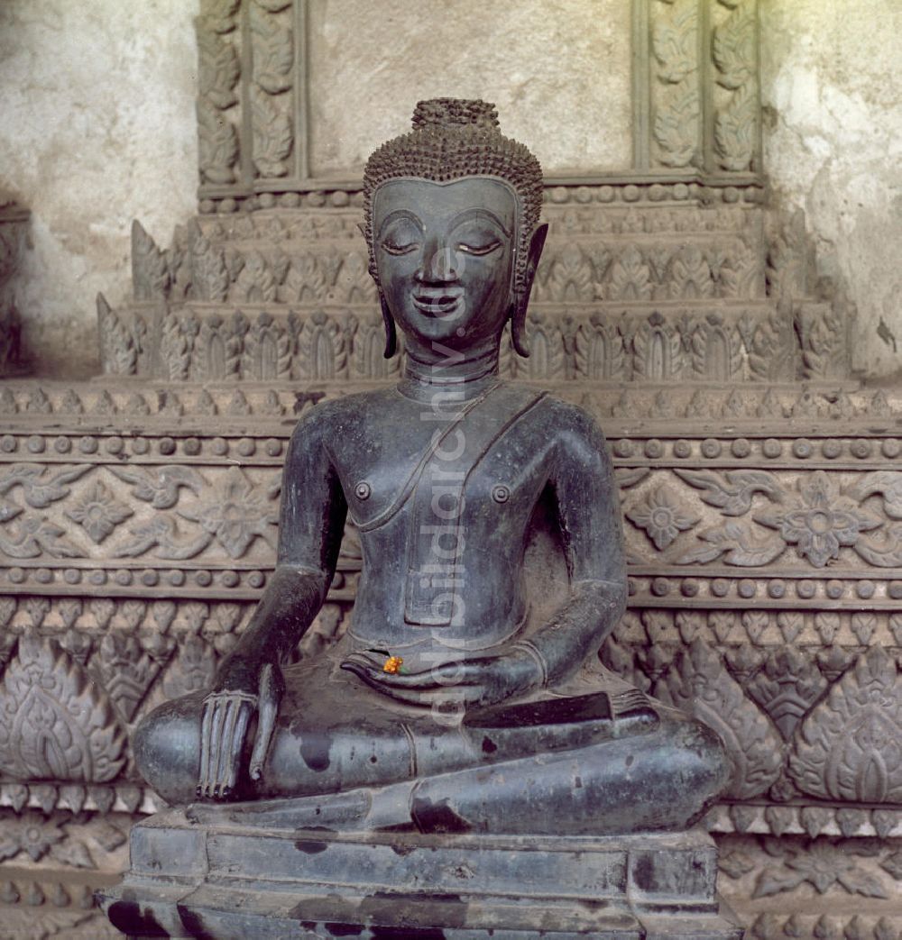 Vientiane: Laos historisch - Buddha-Statue 1977