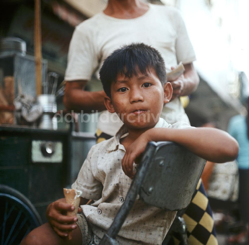Vientiane: Laos historisch - Eis 1976
