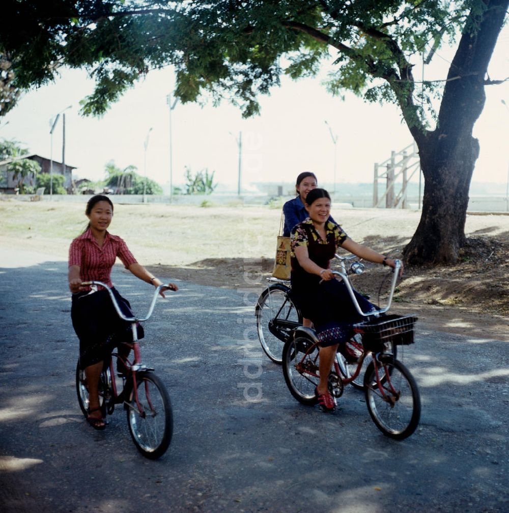 Vientiane: Laos historisch - Fahrräder 1976