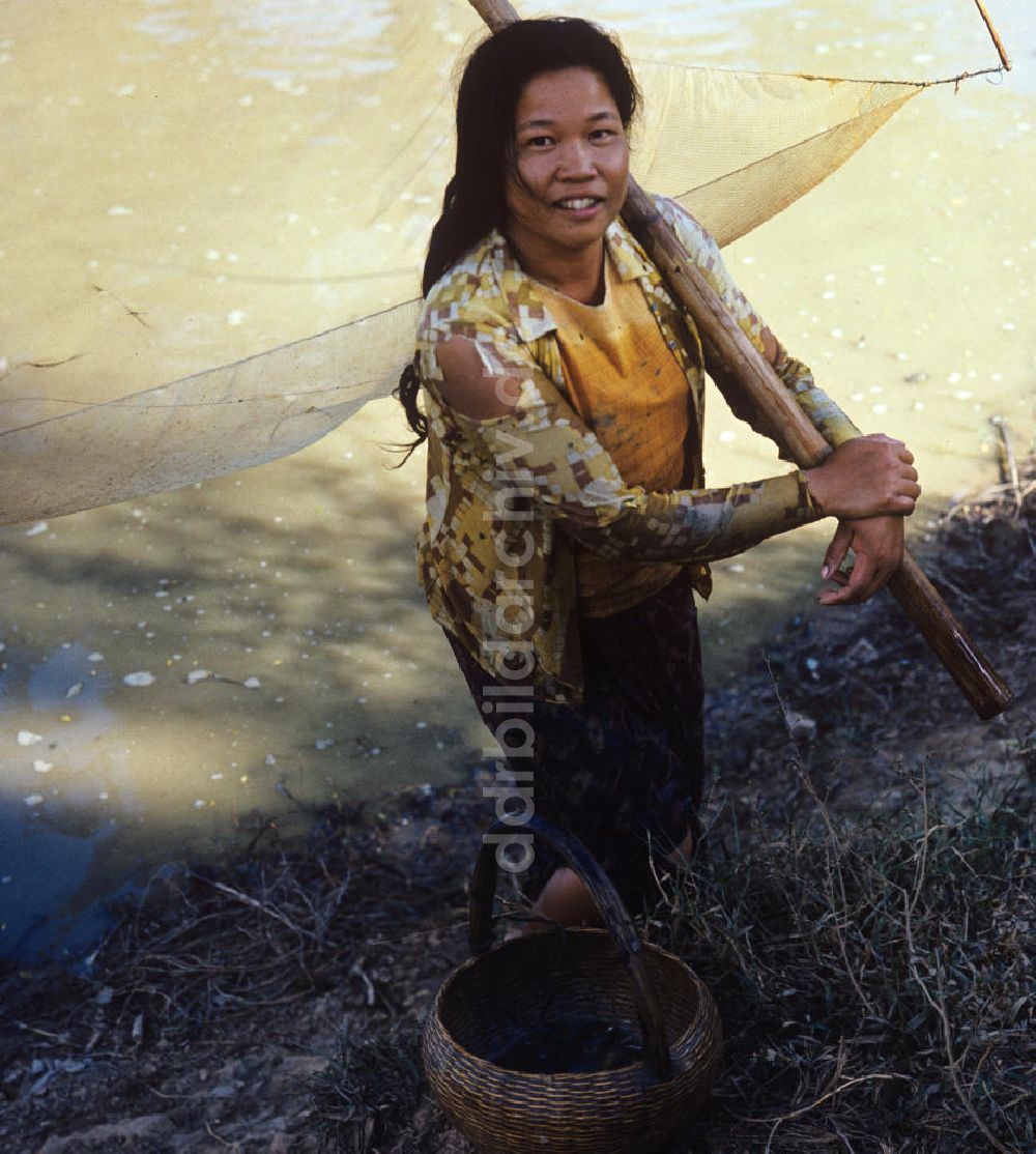 Nam Ngum: Laos historisch - Am Fluß Nam Ngum 1976