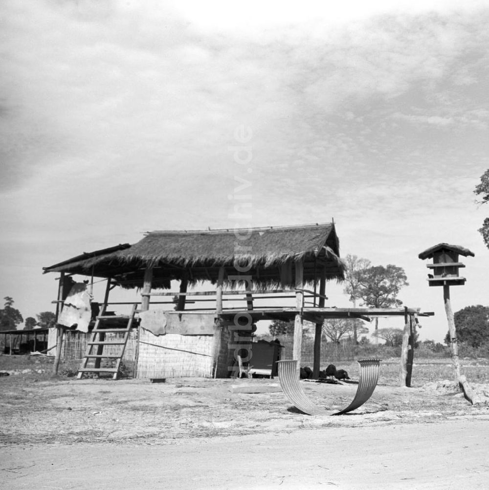 DDR-Fotoarchiv: Vientiane - Laos historisch - Hütte 1976