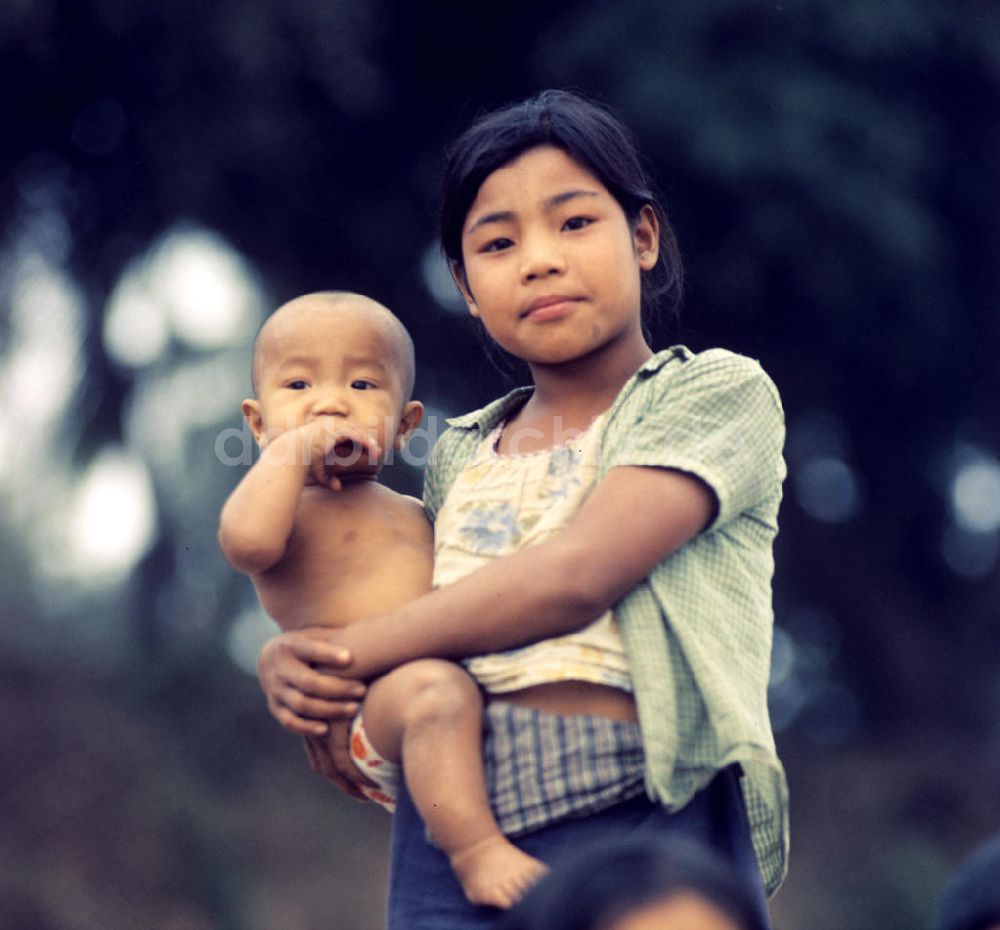 Vientiane: Laos historisch - Kinder 1977