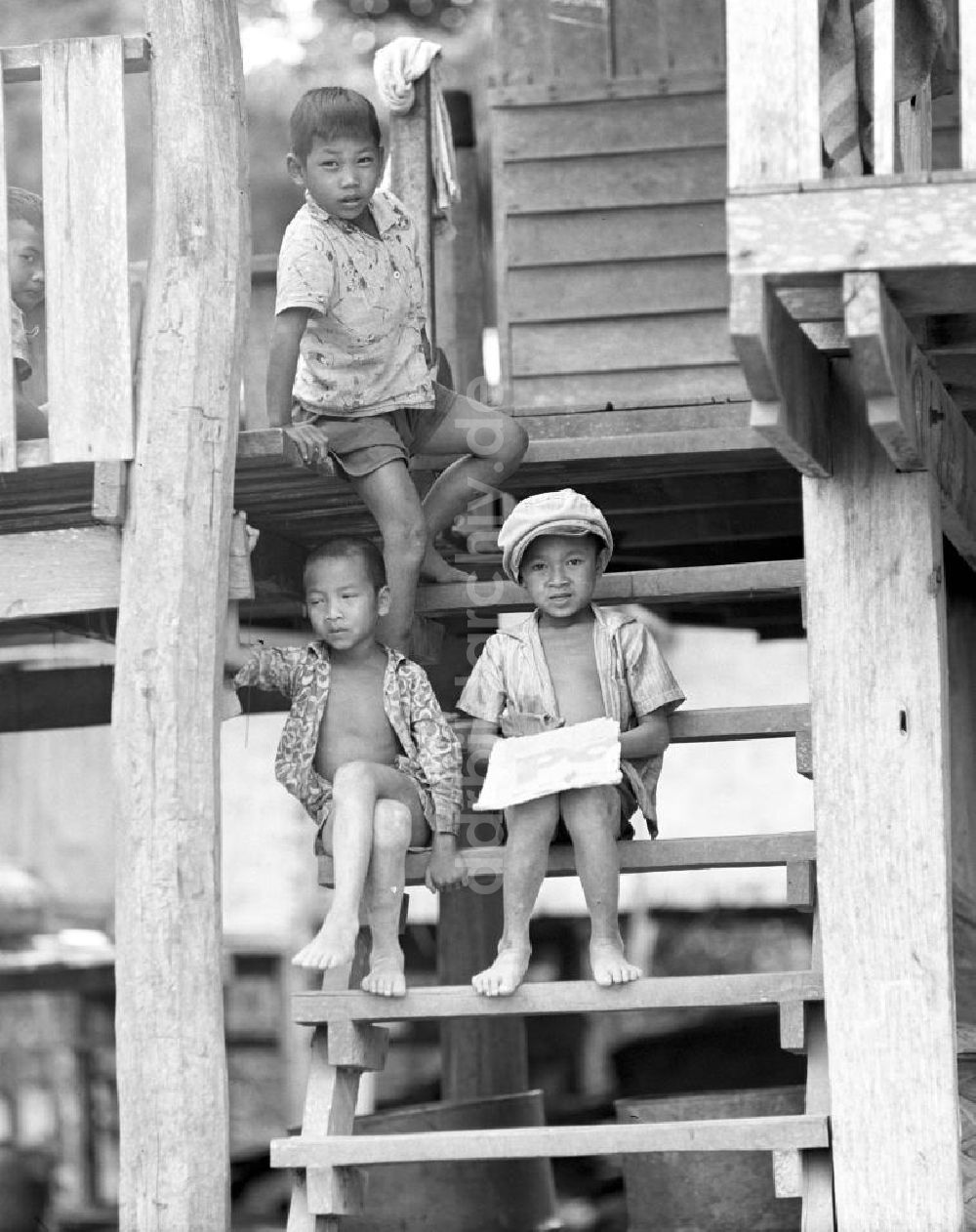 DDR-Bildarchiv: Vientiane - Laos historisch - Kinder 1977