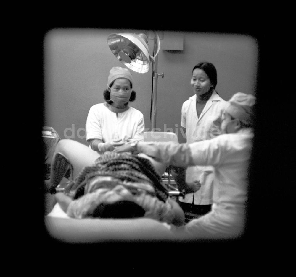 DDR-Fotoarchiv: Vientiane - Laos historisch - Krankenhaus 1977