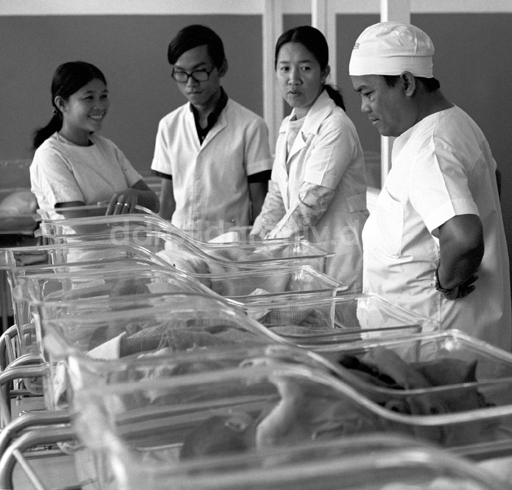 Vientiane: Laos historisch - Krankenhaus 1977