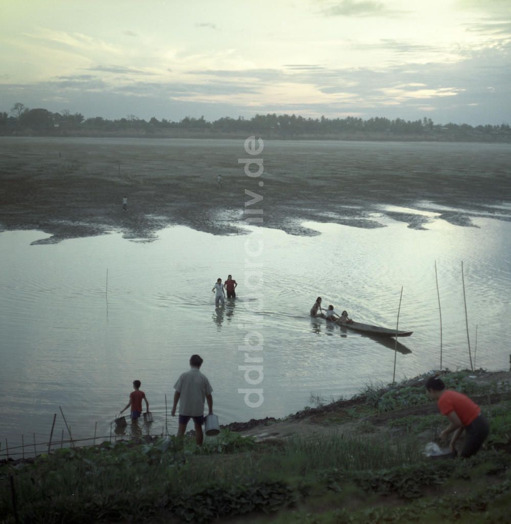 DDR-Fotoarchiv: Nam Ngum - Laos historisch - Mekong 1976