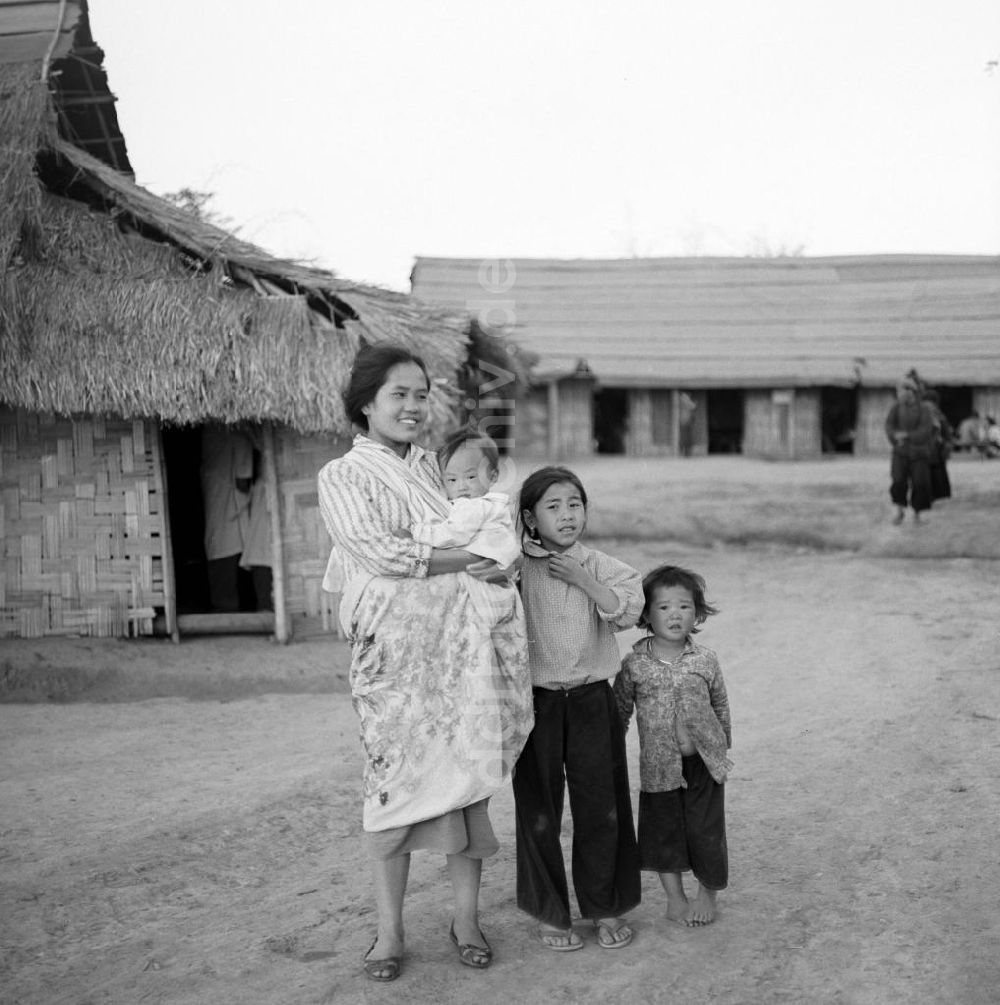 DDR-Bildarchiv: Xieng Khouang - Laos historisch - Meos 1977