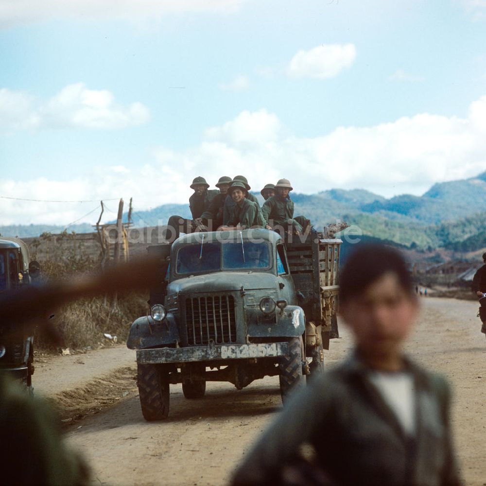 DDR-Fotoarchiv: Xieng Khouang - Laos historisch - Meos 1977