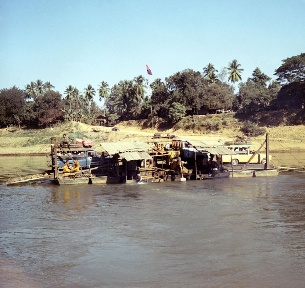 DDR-Bildarchiv: Ang Nam Ngum - Laos historisch - Nam-Ngum-Fluß 1976