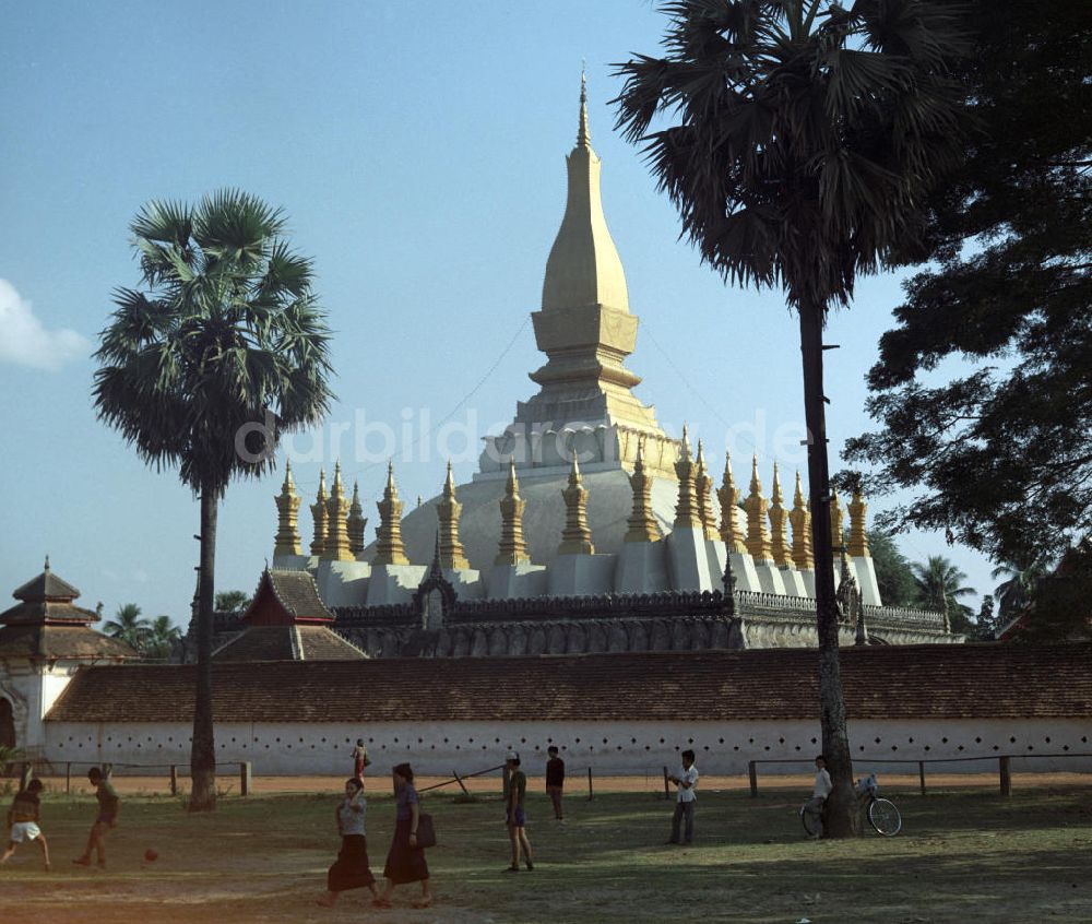 Vientiane: Laos historisch - Pha That Luang in Vientiane 1976